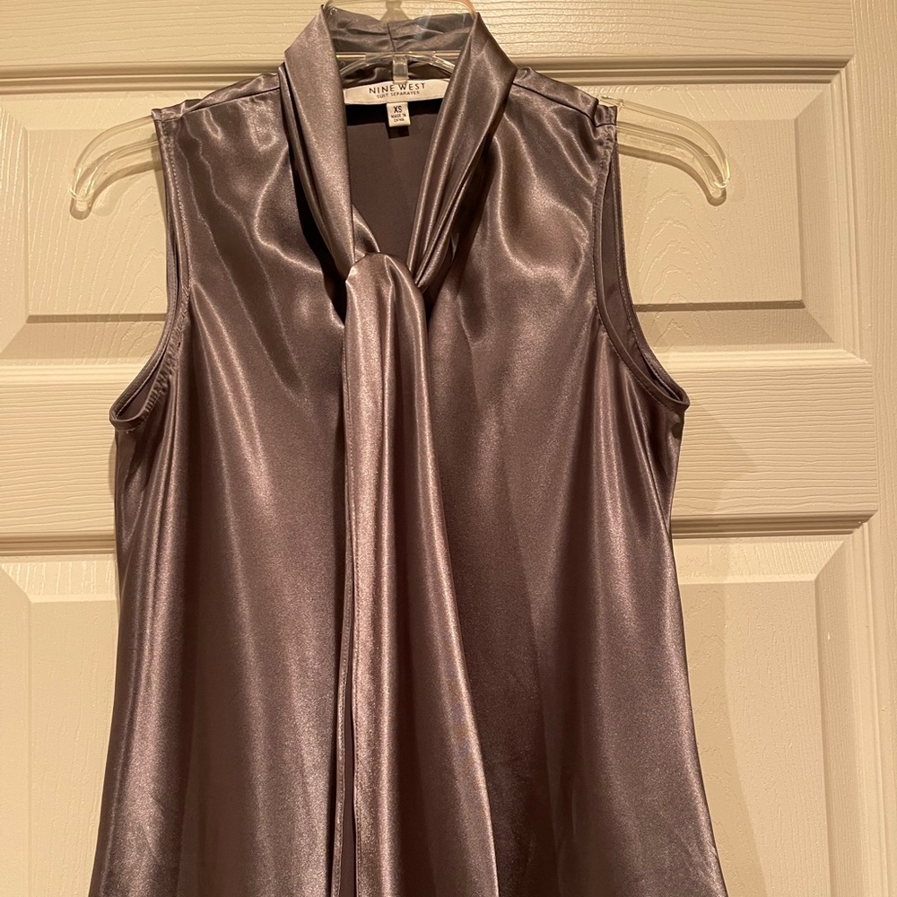 Sleeveless blouse